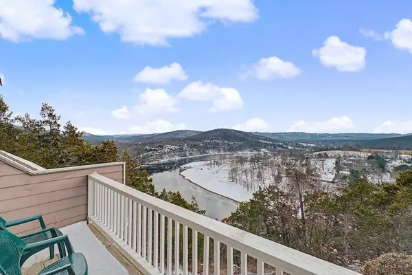 83 Sailboat Dr, Holiday Island, AR 72631