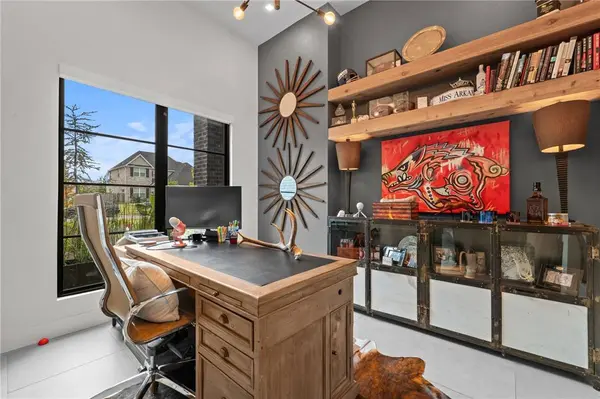 5913 SW Bloomsbury Rd, Bentonville, AR 72713