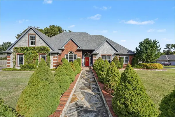 57 Stonehenge Dr