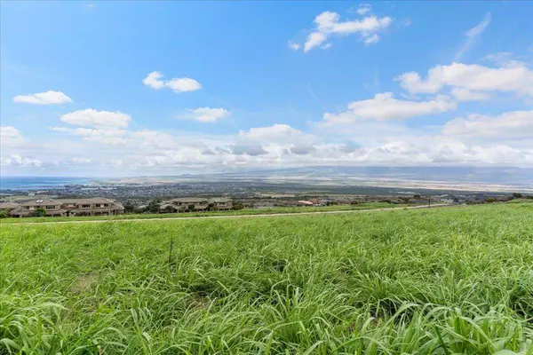 563 Kauna Lipo Dr, Wailuku, HI 96793