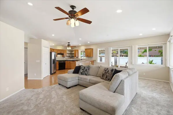 77 Kealohilani St, Kahului, HI 96732