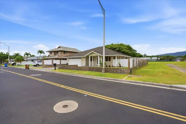 77 Kealohilani St, Kahului, HI 96732