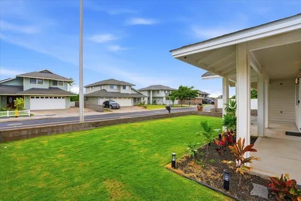 77 Kealohilani St, Kahului, HI 96732