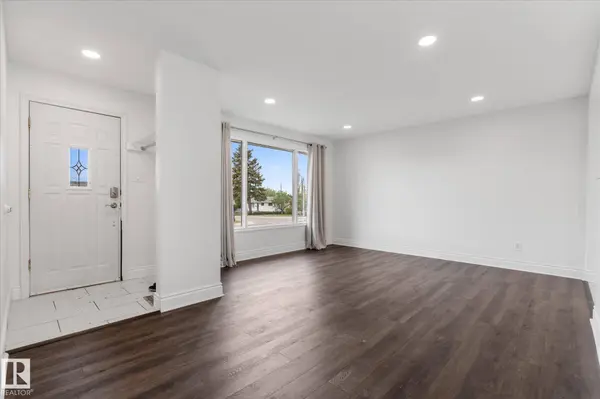 5628 140A AV NW, Edmonton, AB T5A 1H3