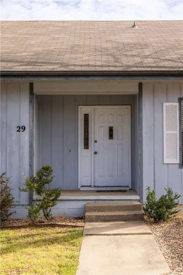 29 Eleanor Ln, Bella Vista, AR 72714