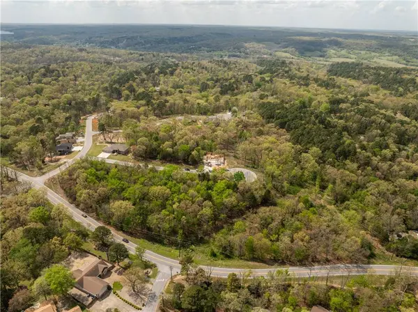 2 Glen Elgin Ct, Bella Vista, AR 72715