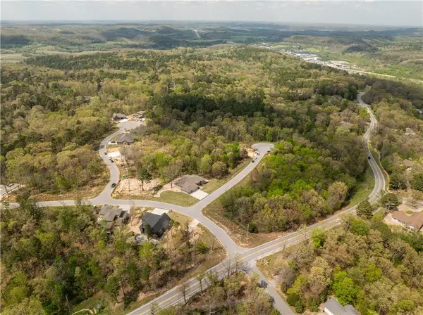 2 Glen Elgin Ct, Bella Vista, AR 72715