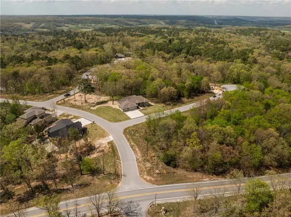 9 Glen Elgin Ct, Bella Vista, AR 72715