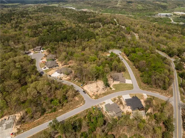 9 Glen Elgin Ct, Bella Vista, AR 72715