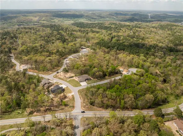2 Glen Elgin Ct, Bella Vista, AR 72715