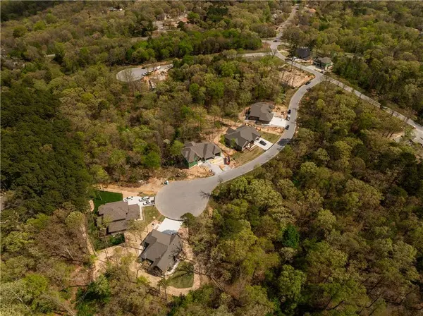 9 Glen Elgin Ct, Bella Vista, AR 72715