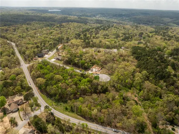 2 Glen Elgin Ct, Bella Vista, AR 72715