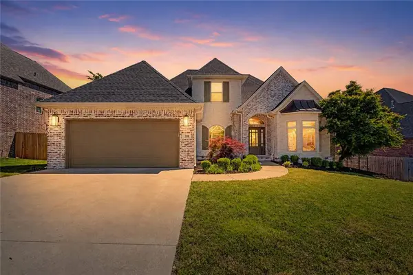 708 NE Essex Ct, Bentonville, AR 72712
