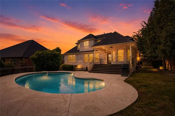 708 NE Essex Ct, Bentonville, AR 72712