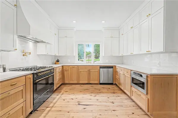 1801 El Contento Cir, Bentonville, AR 72712