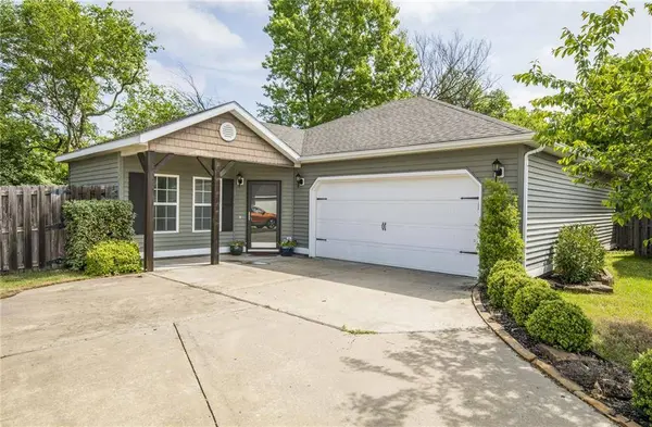 4428 W Bungalow Dr, Fayetteville, AR 72704