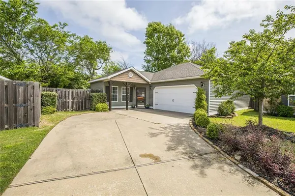 4428 W Bungalow Dr, Fayetteville, AR 72704