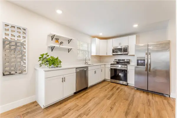 1102 NW 7th St, Bentonville, AR 72712