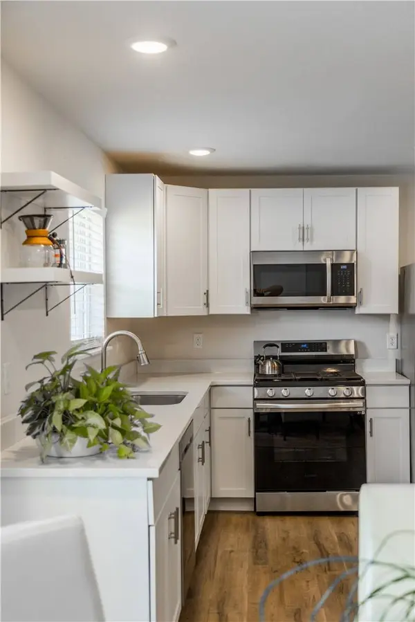 1102 NW 7th St, Bentonville, AR 72712