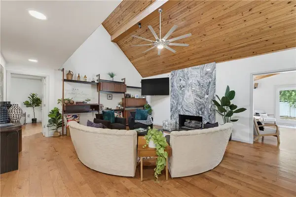 703 Bella Vista Rd, Bentonville, AR 72712