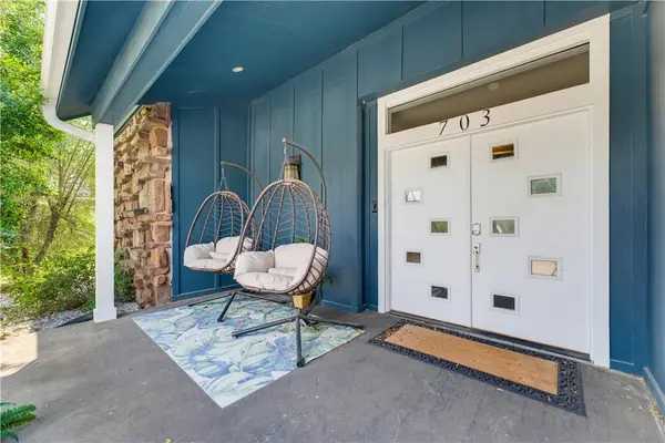 703 Bella Vista Rd, Bentonville, AR 72712
