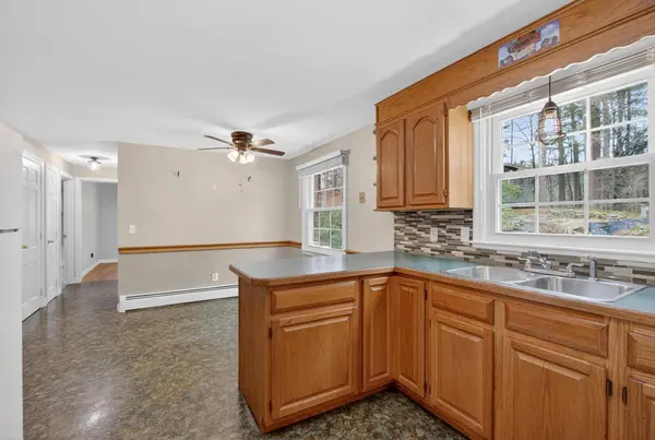 36 Bedford RD, Merrimack, NH 03054