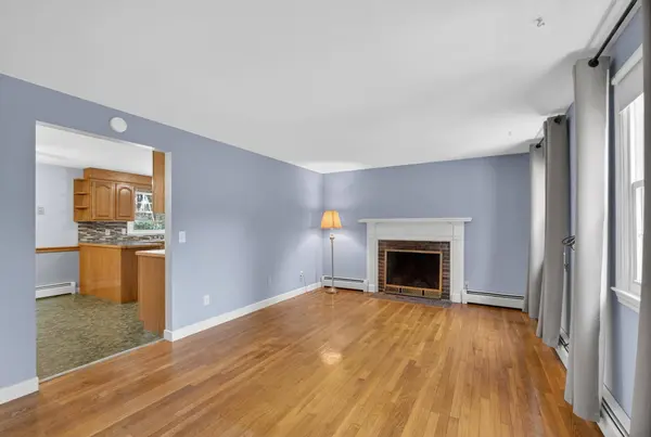 36 Bedford RD, Merrimack, NH 03054