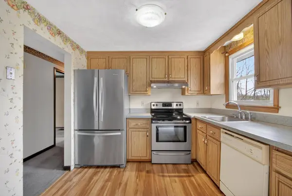 73 Nashua Rd, Pepperell, MA 01463-1441