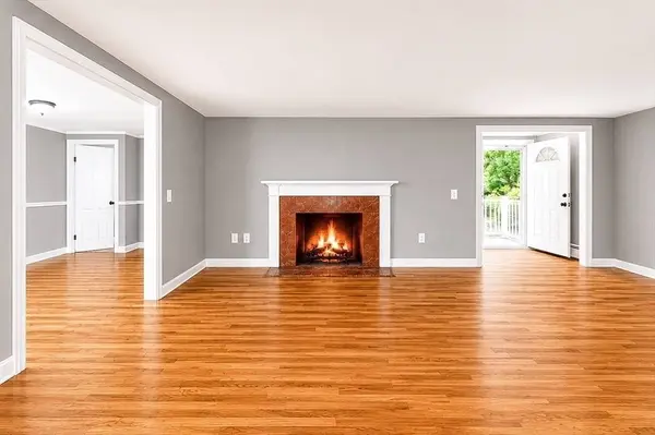 82 Cottage St, Natick, MA 01760