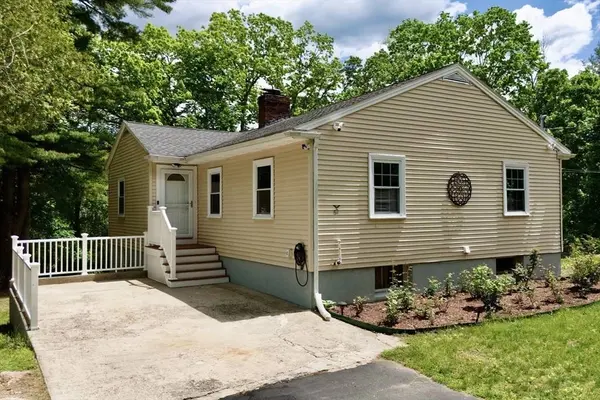 82 Cottage St, Natick, MA 01760