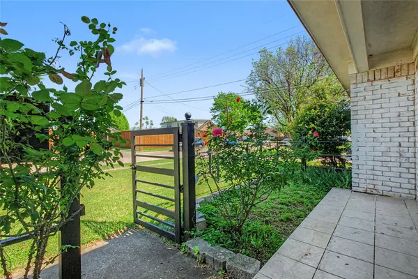 4614 Colgate LN, Garland, TX 75042
