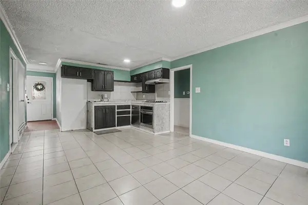 4614 Colgate LN, Garland, TX 75042