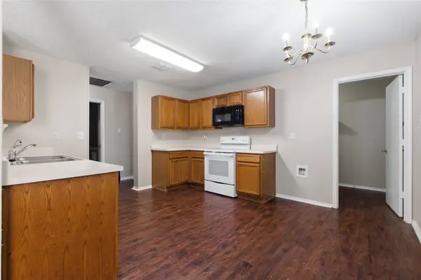 652 Lowe DR, Cedar Hill, TX 75104