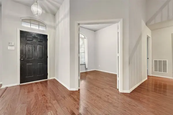 5804 Legend LN, The Colony, TX 75056
