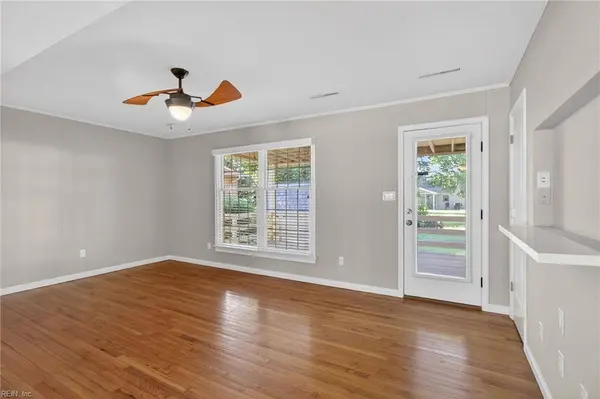 1059 Clipper DR, Hampton, VA 23669