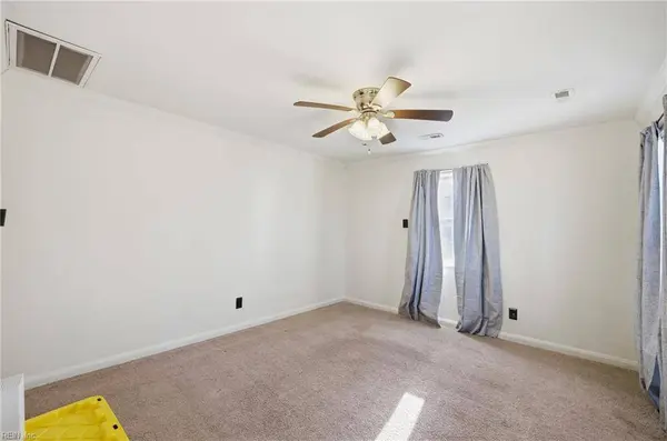 5912 Andrew PL, Newport News, VA 23605