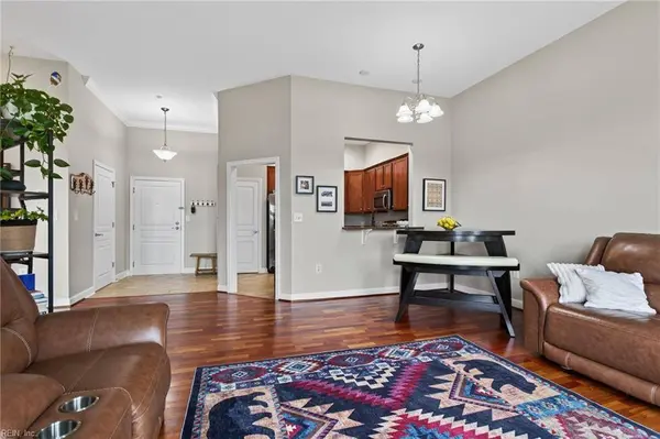 670 Town Center DR Unit 404, Newport News, VA 23606