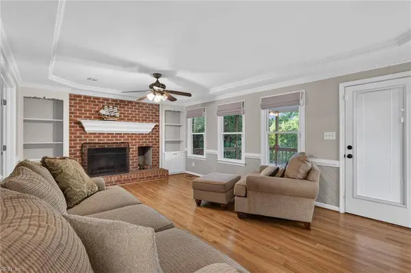 336 Spice Bush CT, Chesapeake, VA 23320