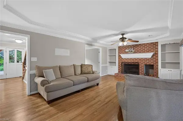 336 Spice Bush CT, Chesapeake, VA 23320