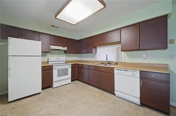 12 Saxony PL, Hampton, VA 23669