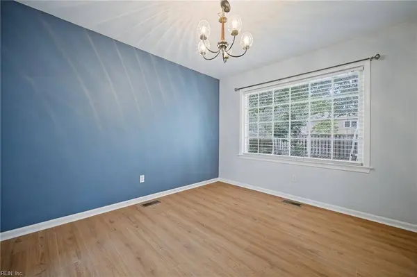 835 Isham PL, Newport News, VA 23608