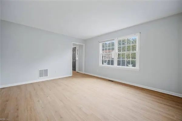 835 Isham PL, Newport News, VA 23608