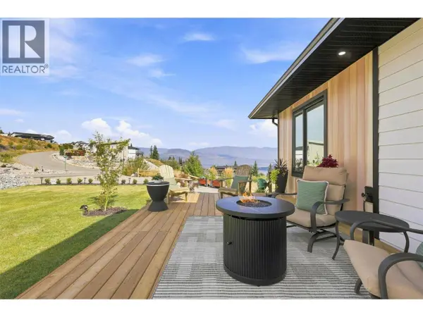 2486 HIGHLANDS Drive, South Shuswap, BC V0E1H2