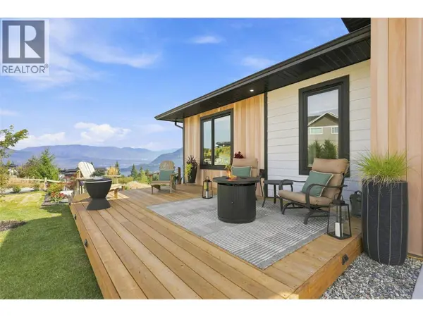 2486 HIGHLANDS Drive, South Shuswap, BC V0E1H2