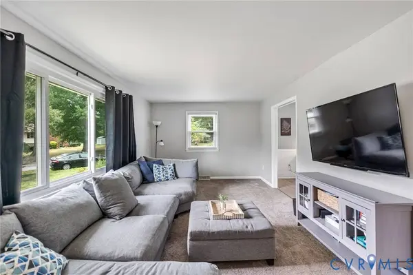 4221 Whitebirch DR, Chester, VA 23831