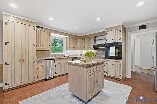 1710 Windingridge DR, Henrico, VA 23238