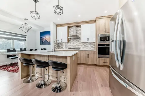 127 Saddlecrest GRV NE, Calgary, AB T3J2K3