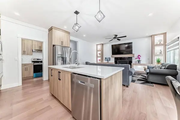 127 Saddlecrest GRV NE, Calgary, AB T3J2K3