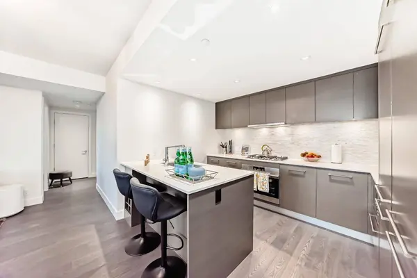 1025 5 AVE SW #1004, Calgary, AB T2P1N4