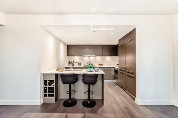 1025 5 AVE SW #1004, Calgary, AB T2P1N4